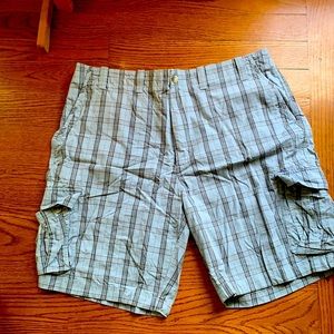 🎉2/$15Men’s Roundtree andYorke Cargo shorts 44